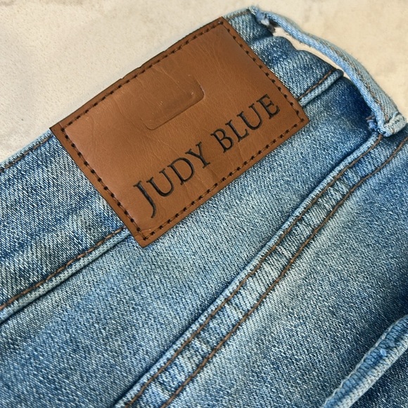 JUDY BLUE STRAIGHT LEG MIDRISE MEDIUM WASH  STRETCH JEANS WOMANS 11/30 - Picture 4 of 16